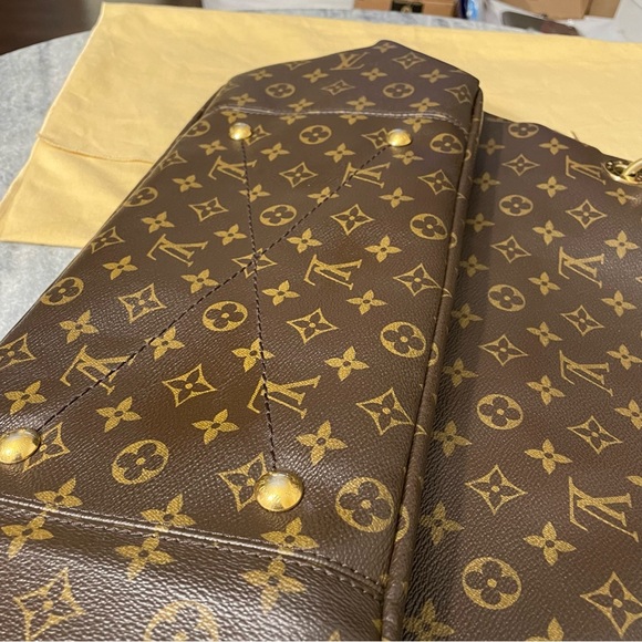Louis Vuitton Artsy MM - Picture 7 of 16
